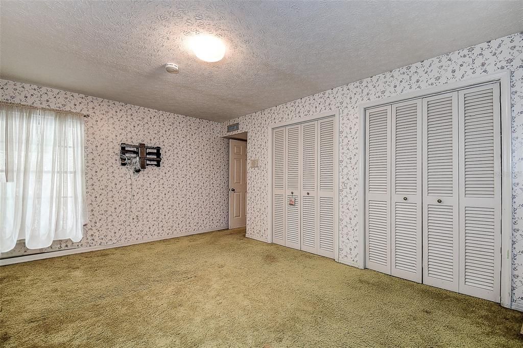 For Sale: $1,099,500 (5 beds, 4 baths, 4770 Square Feet)