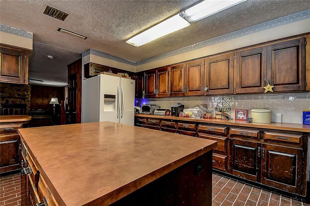 For Sale: $1,099,500 (5 beds, 4 baths, 4770 Square Feet)