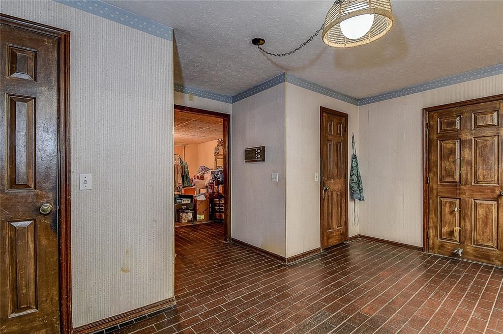 For Sale: $1,099,500 (5 beds, 4 baths, 4770 Square Feet)