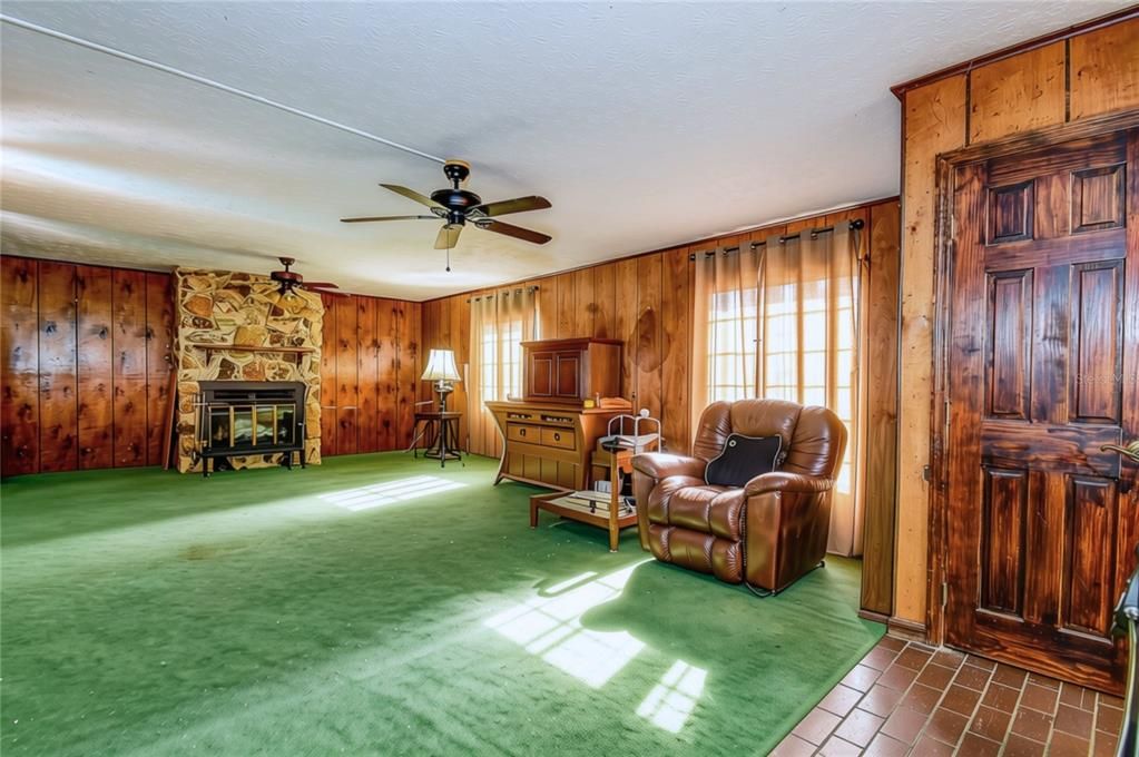 For Sale: $1,099,500 (5 beds, 4 baths, 4770 Square Feet)