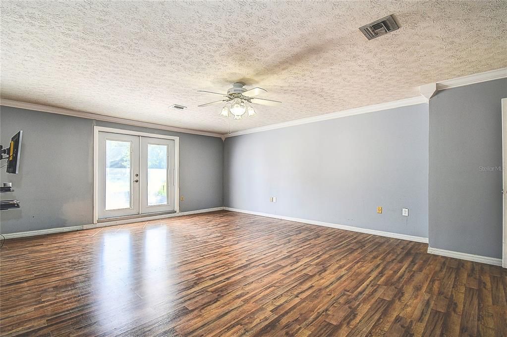 For Sale: $1,099,500 (5 beds, 4 baths, 4770 Square Feet)