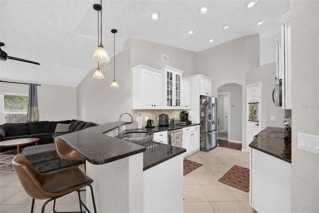 For Sale: $500,000 (4 beds, 3 baths, 2207 Square Feet)