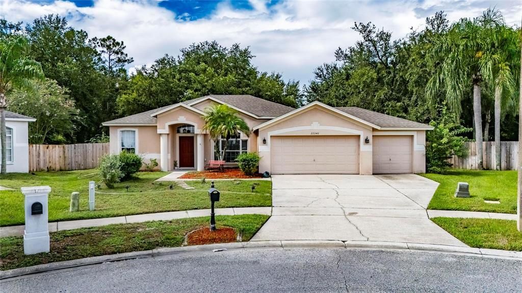 For Sale: $500,000 (4 beds, 3 baths, 2207 Square Feet)