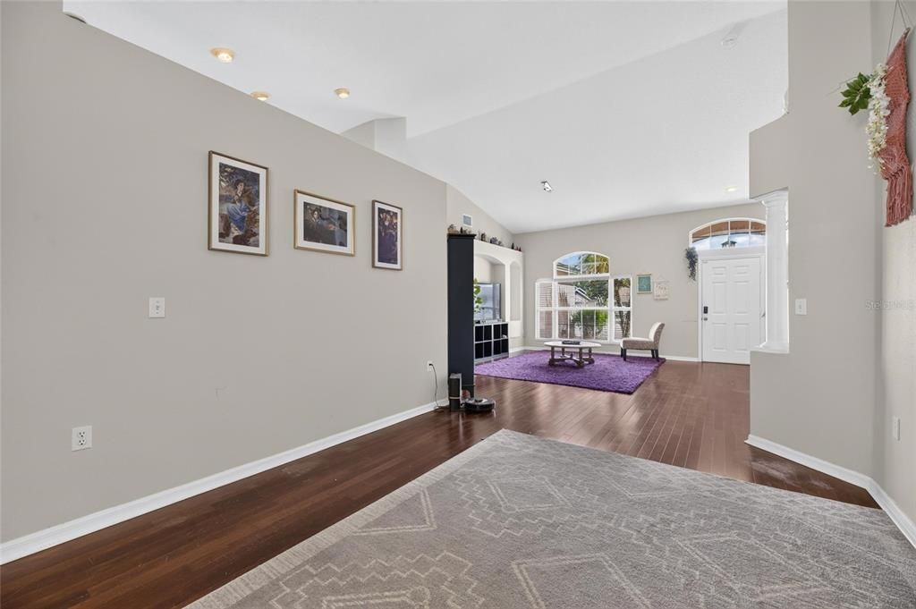 For Sale: $500,000 (4 beds, 3 baths, 2207 Square Feet)