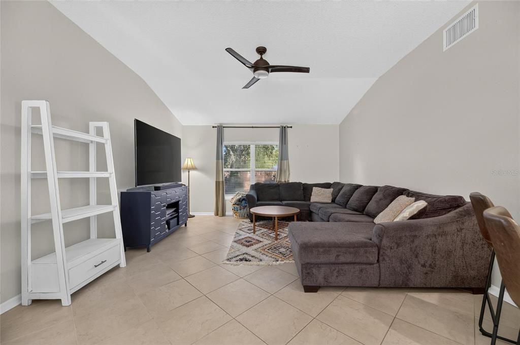 For Sale: $500,000 (4 beds, 3 baths, 2207 Square Feet)