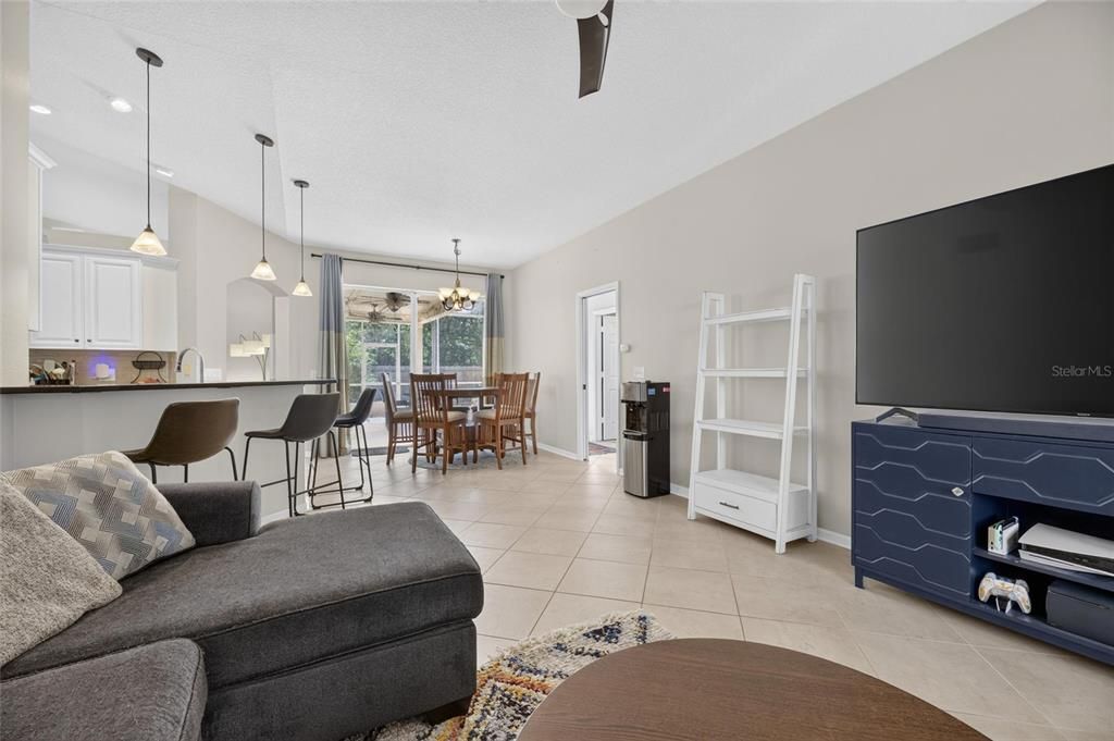 For Sale: $500,000 (4 beds, 3 baths, 2207 Square Feet)