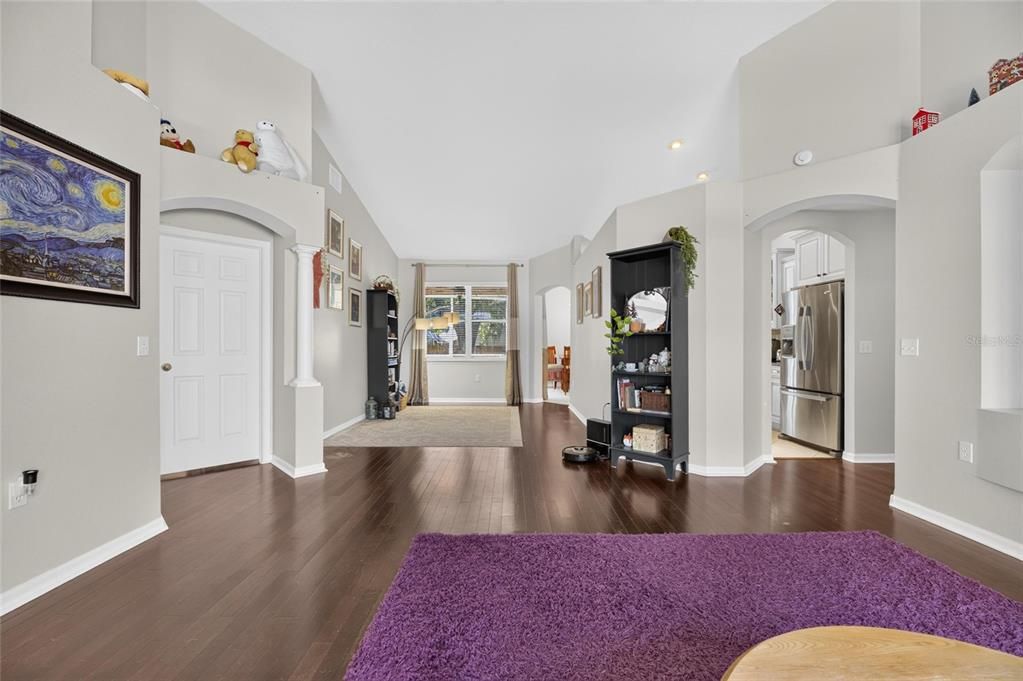 For Sale: $500,000 (4 beds, 3 baths, 2207 Square Feet)