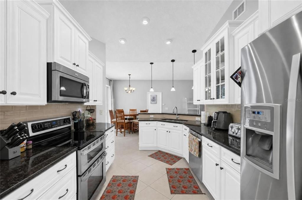 For Sale: $500,000 (4 beds, 3 baths, 2207 Square Feet)