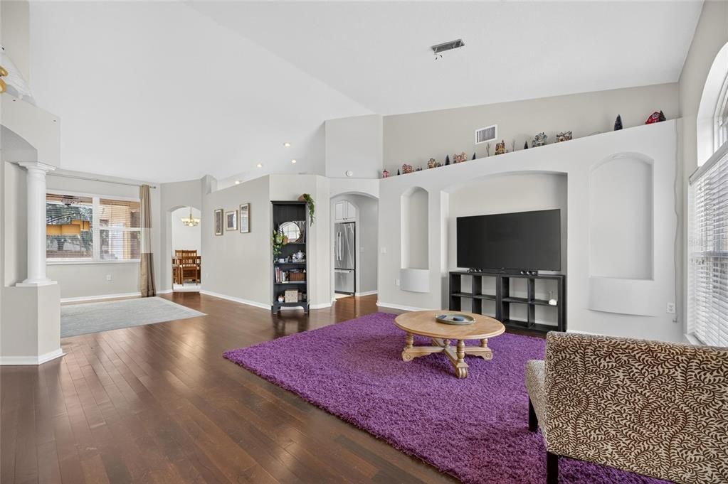 For Sale: $500,000 (4 beds, 3 baths, 2207 Square Feet)