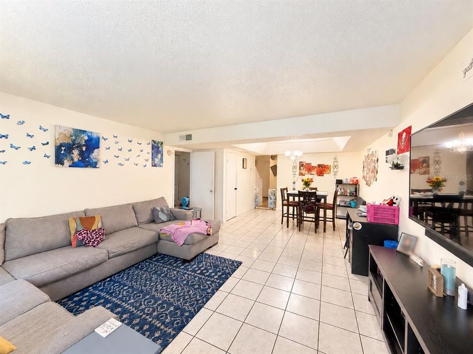For Sale: $199,900 (3 beds, 2 baths, 1588 Square Feet)
