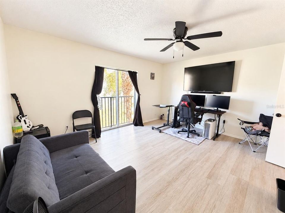 For Sale: $199,900 (3 beds, 2 baths, 1588 Square Feet)