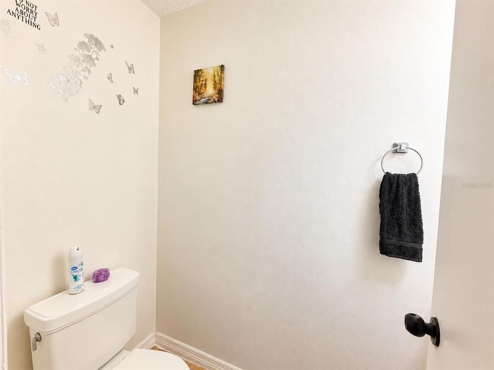 For Sale: $199,900 (3 beds, 2 baths, 1588 Square Feet)