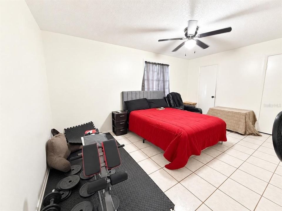 For Sale: $199,900 (3 beds, 2 baths, 1588 Square Feet)
