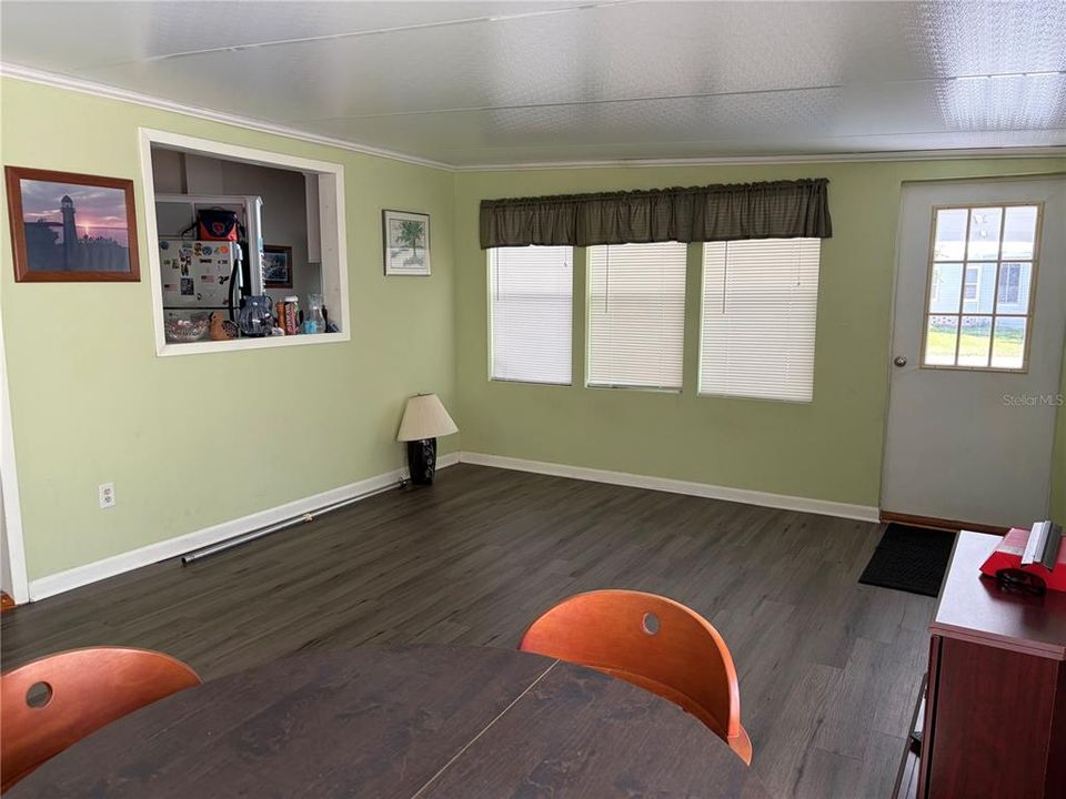 For Sale: $179,900 (2 beds, 2 baths, 1435 Square Feet)