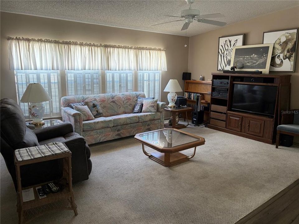 For Sale: $179,900 (2 beds, 2 baths, 1435 Square Feet)