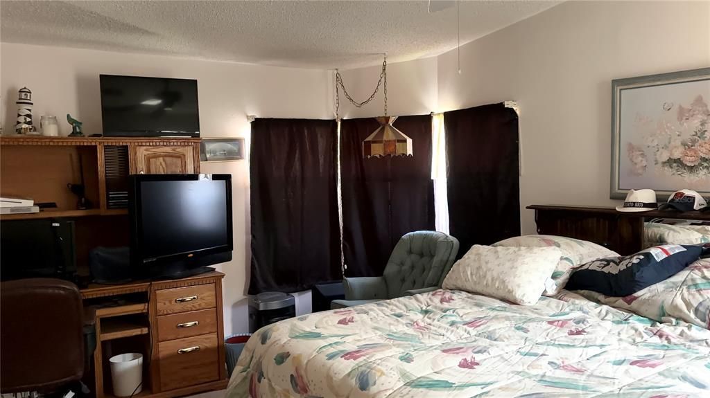 For Sale: $179,900 (2 beds, 2 baths, 1435 Square Feet)