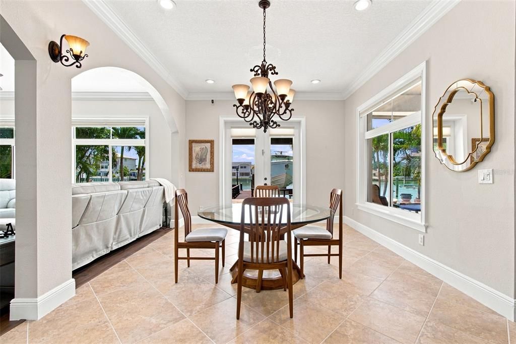 For Sale: $2,995,000 (4 beds, 5 baths, 3992 Square Feet)