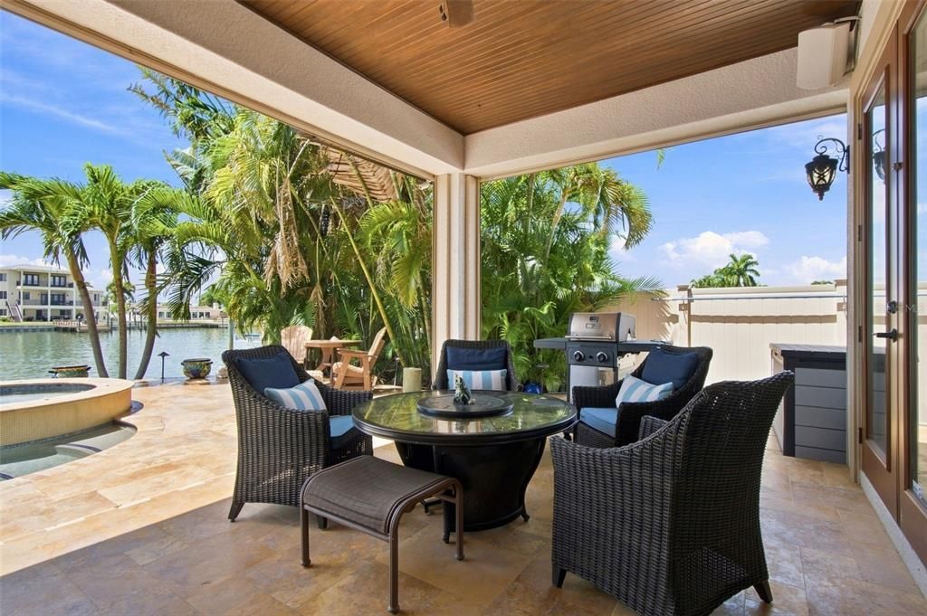 For Sale: $2,995,000 (4 beds, 5 baths, 3992 Square Feet)