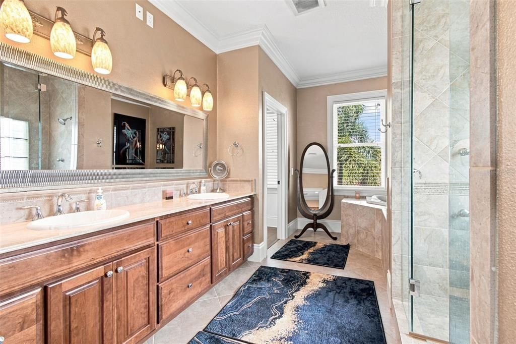 For Sale: $2,995,000 (4 beds, 5 baths, 3992 Square Feet)