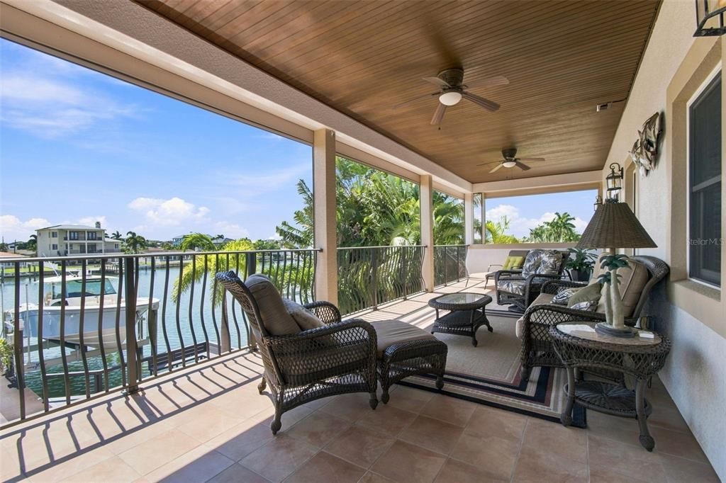 For Sale: $2,995,000 (4 beds, 5 baths, 3992 Square Feet)