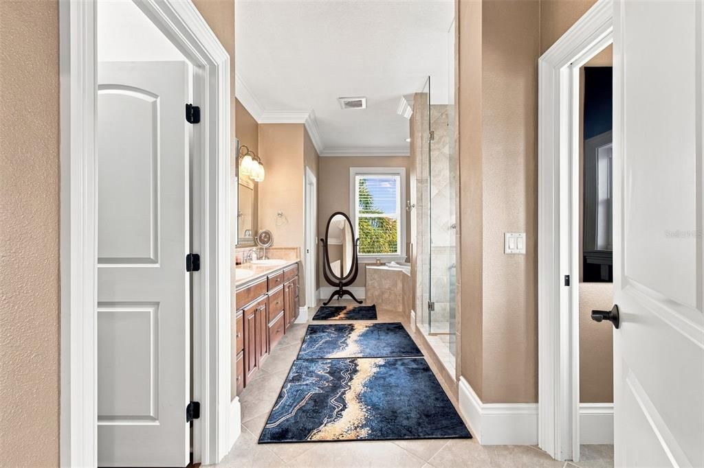 For Sale: $2,995,000 (4 beds, 5 baths, 3992 Square Feet)