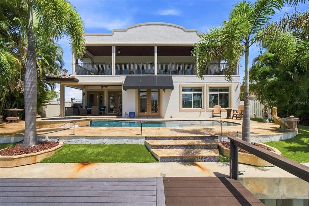 For Sale: $2,995,000 (4 beds, 5 baths, 3992 Square Feet)