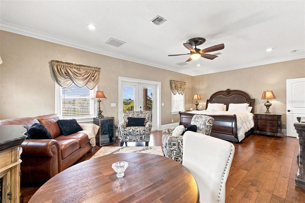 For Sale: $2,995,000 (4 beds, 5 baths, 3992 Square Feet)