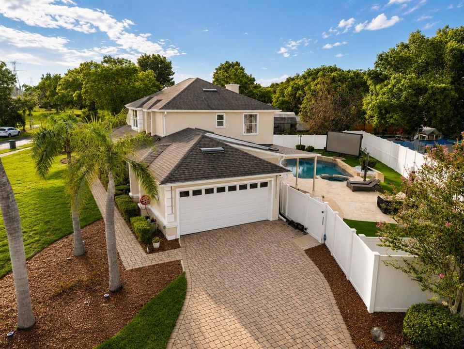 For Sale: $799,000 (4 beds, 2 baths, 2729 Square Feet)