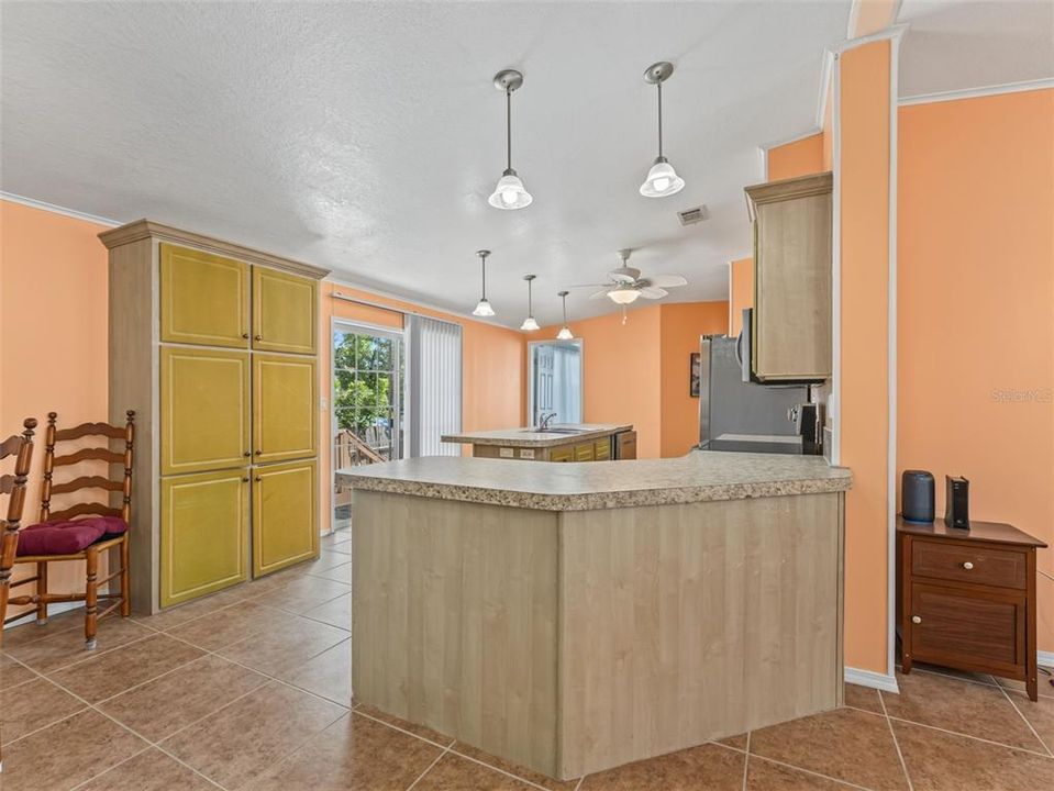 En Venta: $269,000 (4 camas, 2 baños, 1620 Pies cuadrados)