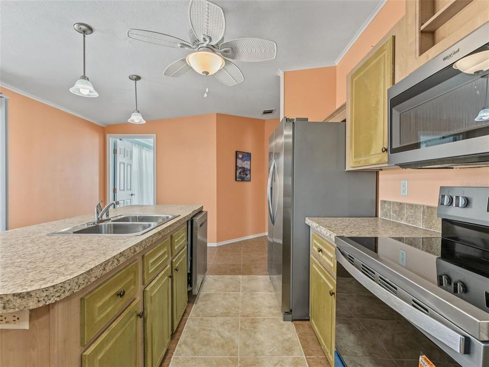 En Venta: $269,000 (4 camas, 2 baños, 1620 Pies cuadrados)