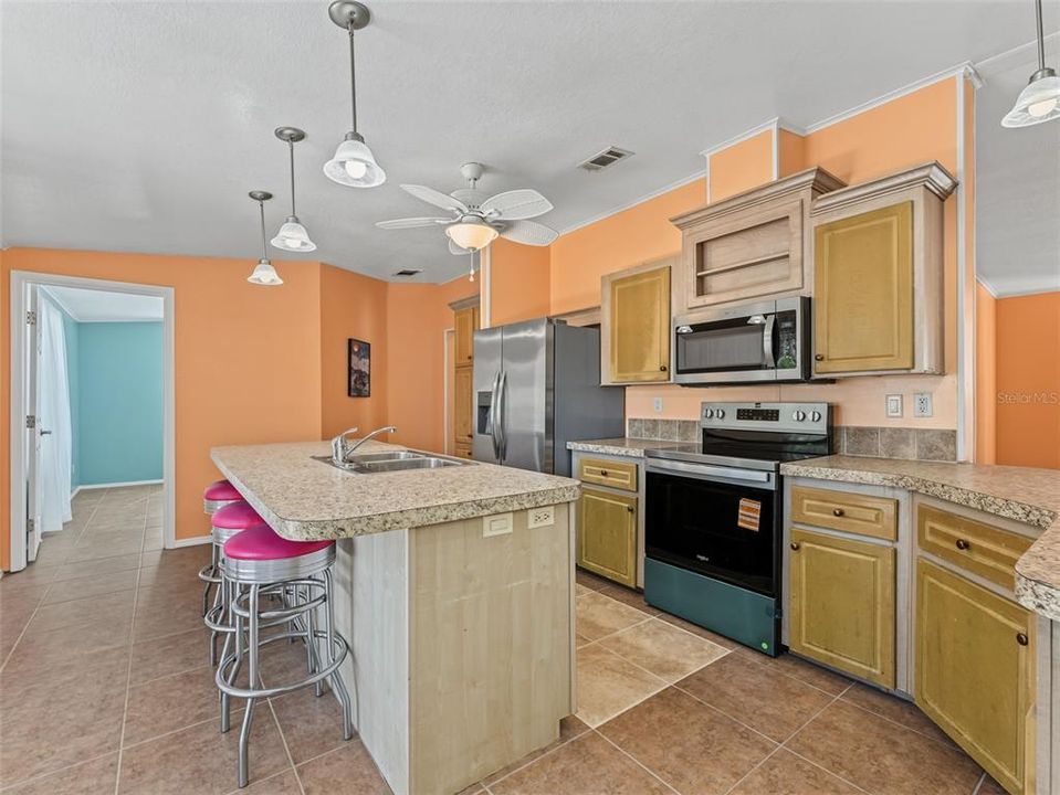 En Venta: $269,000 (4 camas, 2 baños, 1620 Pies cuadrados)