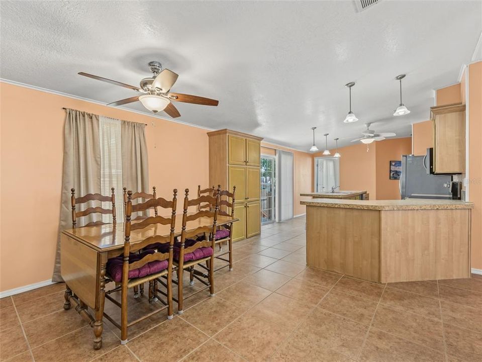 En Venta: $269,000 (4 camas, 2 baños, 1620 Pies cuadrados)