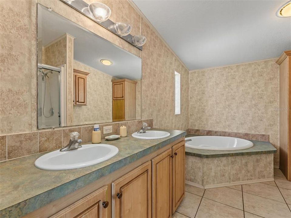 En Venta: $269,000 (4 camas, 2 baños, 1620 Pies cuadrados)