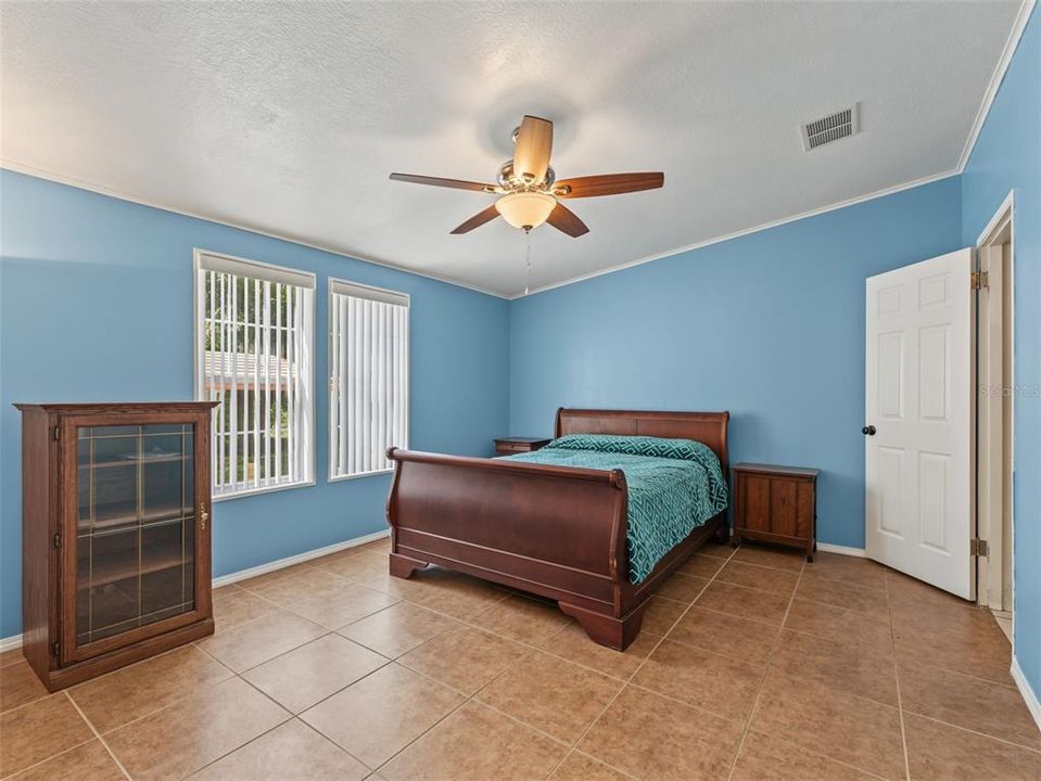 En Venta: $269,000 (4 camas, 2 baños, 1620 Pies cuadrados)