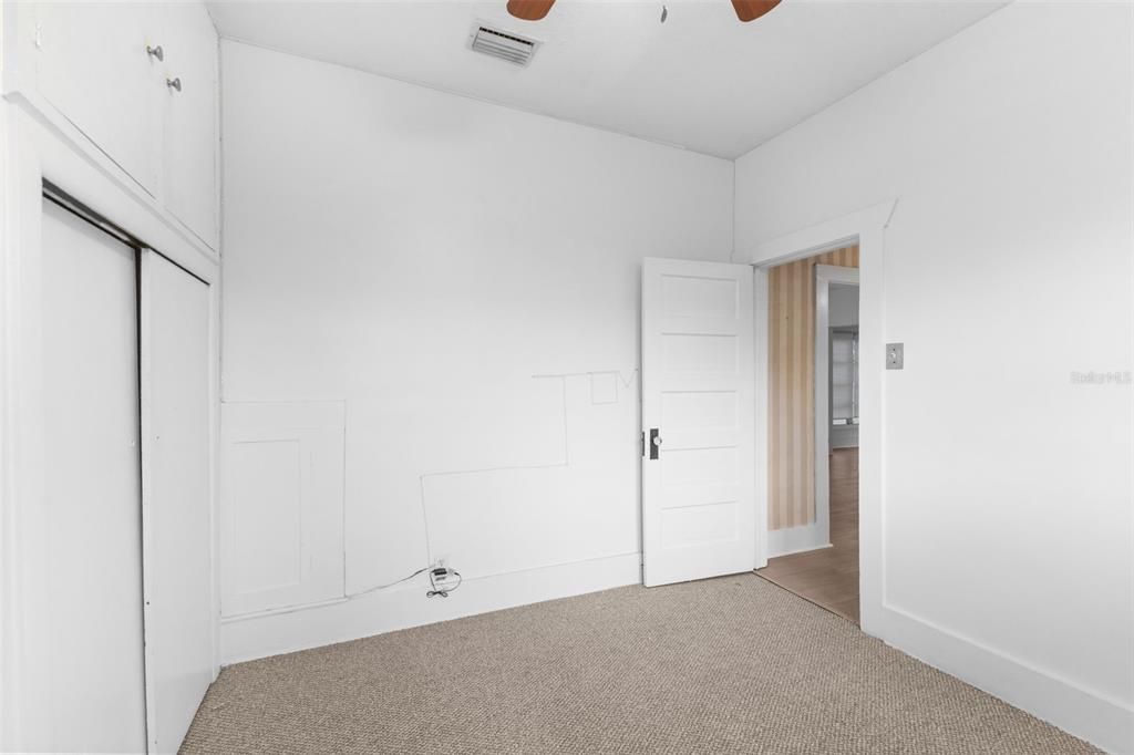 For Rent: $1,700 (2 beds, 1 baths, 864 Square Feet)