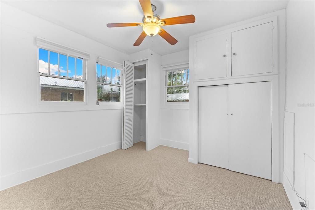 For Rent: $1,700 (2 beds, 1 baths, 864 Square Feet)