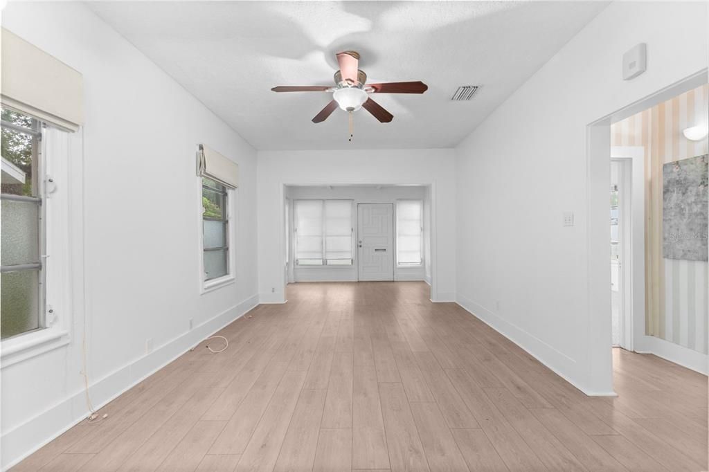 For Rent: $1,700 (2 beds, 1 baths, 864 Square Feet)