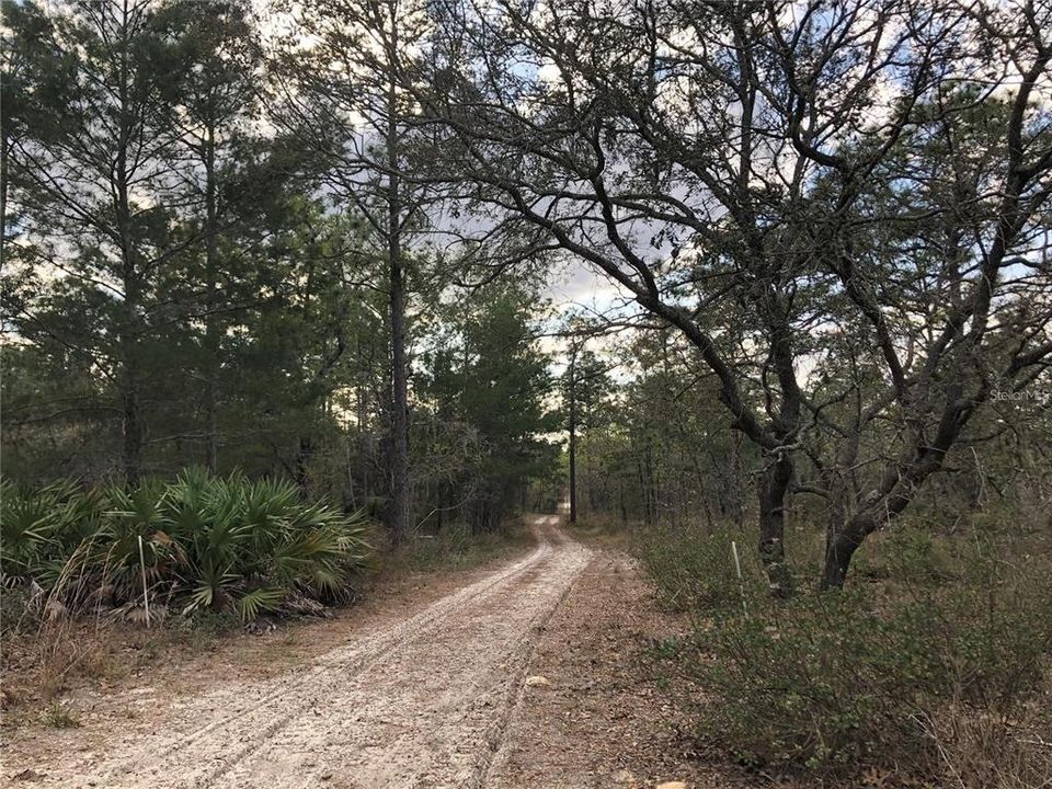 На продажу: $499,900 (20.43 acres)