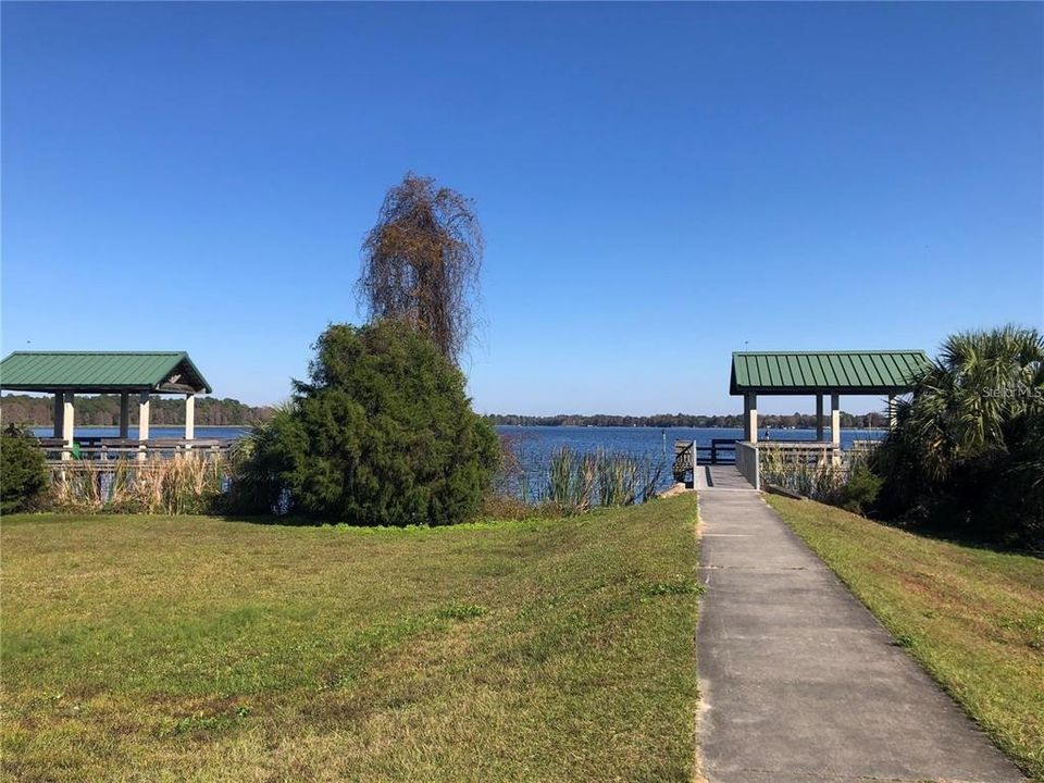 На продажу: $499,900 (20.43 acres)