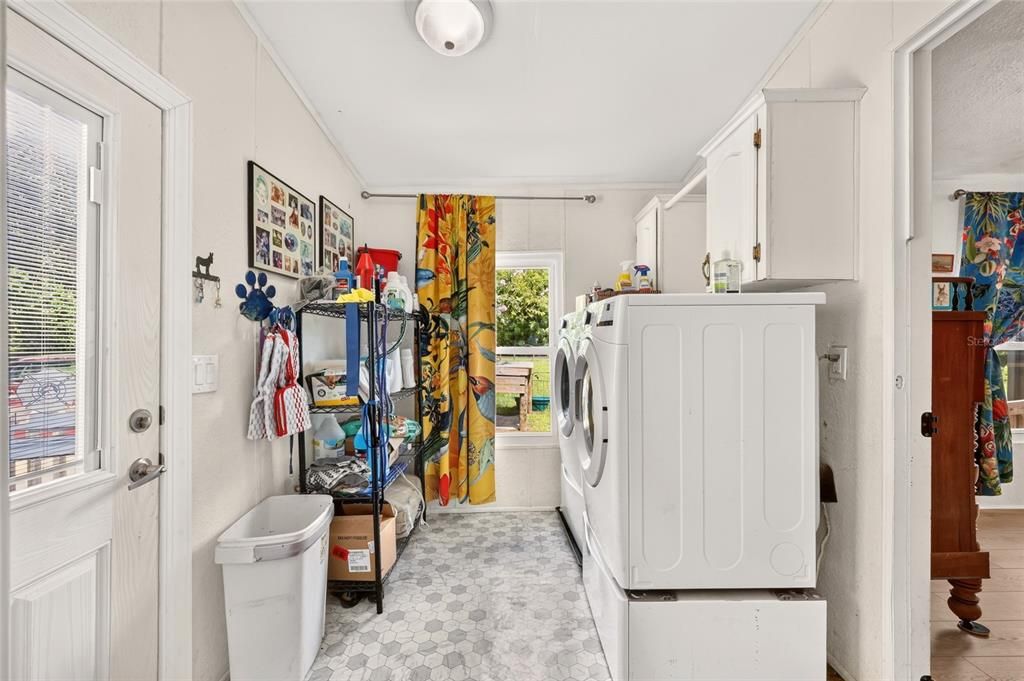 For Sale: $399,950 (3 beds, 2 baths, 1860 Square Feet)