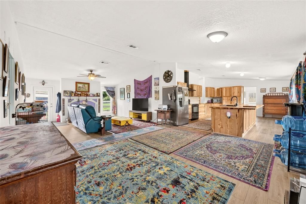For Sale: $399,950 (3 beds, 2 baths, 1860 Square Feet)
