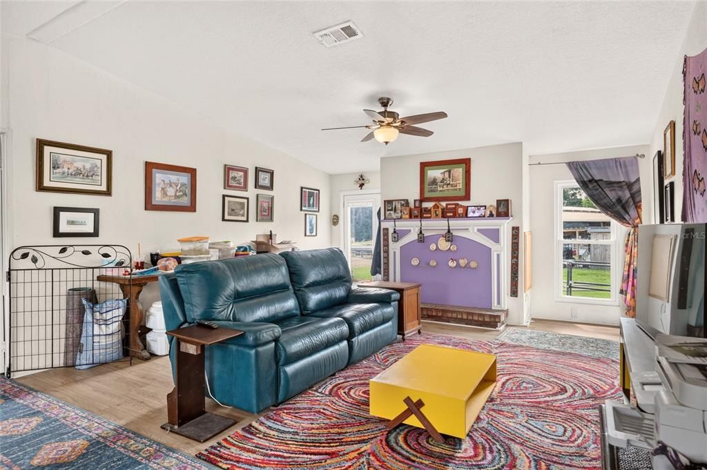 For Sale: $399,950 (3 beds, 2 baths, 1860 Square Feet)