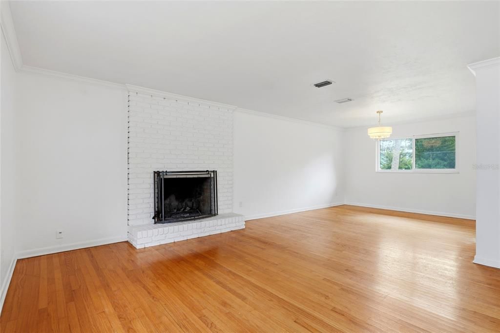 For Sale: $419,000 (4 beds, 2 baths, 2164 Square Feet)