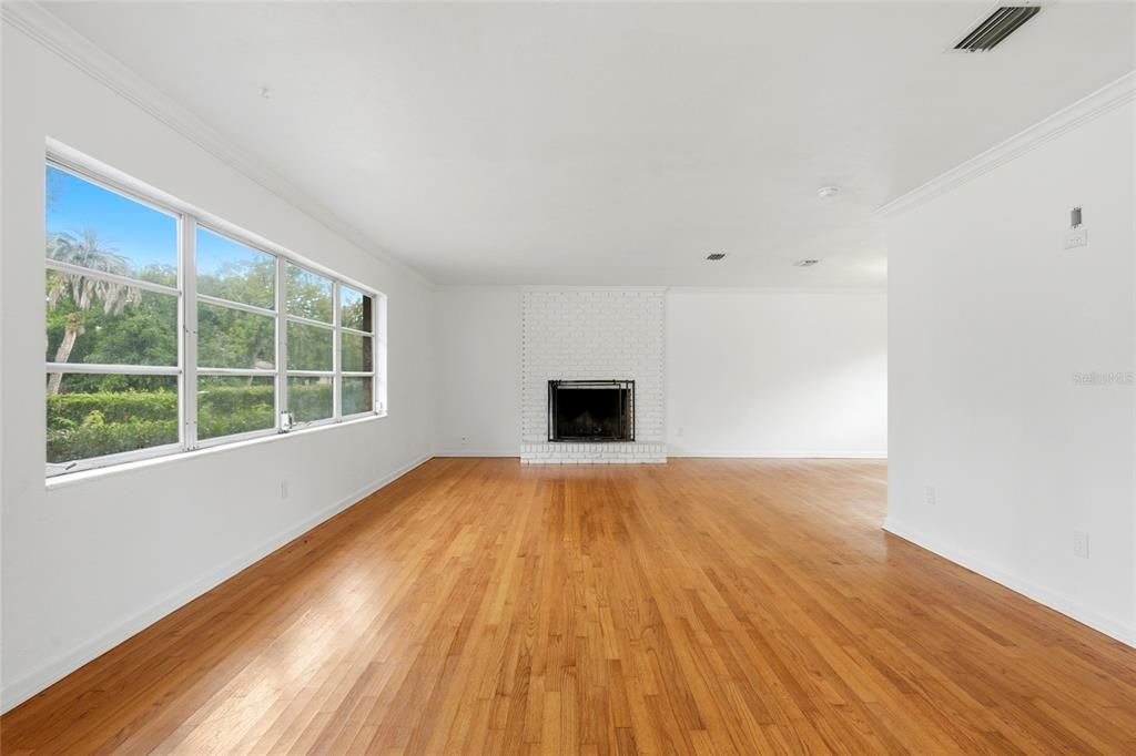 For Sale: $419,000 (4 beds, 2 baths, 2164 Square Feet)