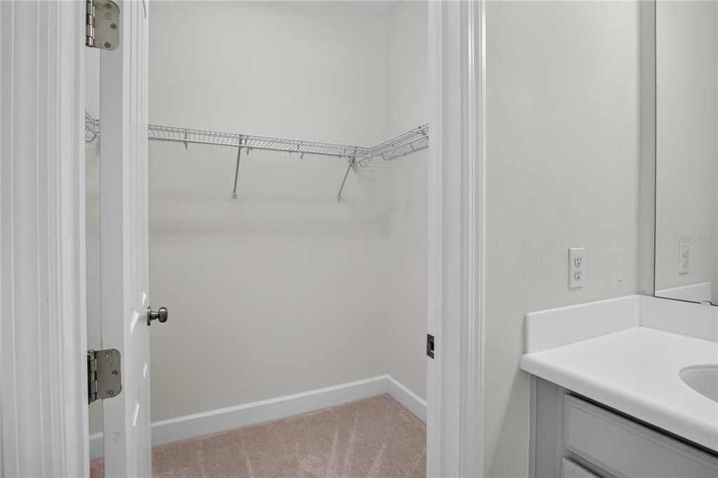 В аренду: $3,595 (4 спален, 3 ванн, 2441 Квадратных фут)