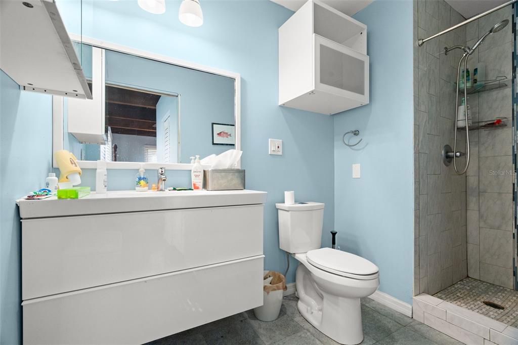 For Sale: $525,000 (6 beds, 6 baths, 3338 Square Feet)