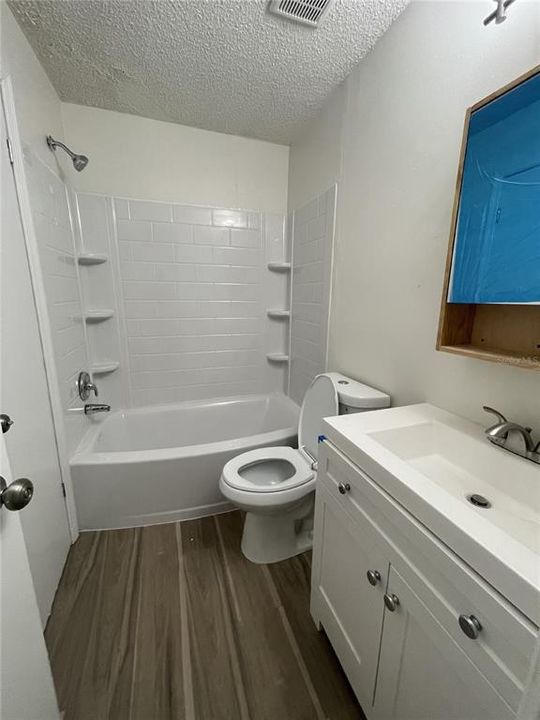 For Rent: $1,600 (2 beds, 2 baths, 900 Square Feet)