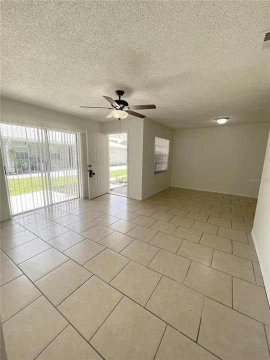 For Rent: $1,600 (2 beds, 2 baths, 900 Square Feet)