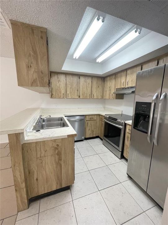 For Rent: $1,600 (2 beds, 2 baths, 900 Square Feet)
