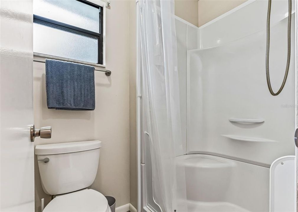 For Sale: $215,000 (2 beds, 2 baths, 1200 Square Feet)